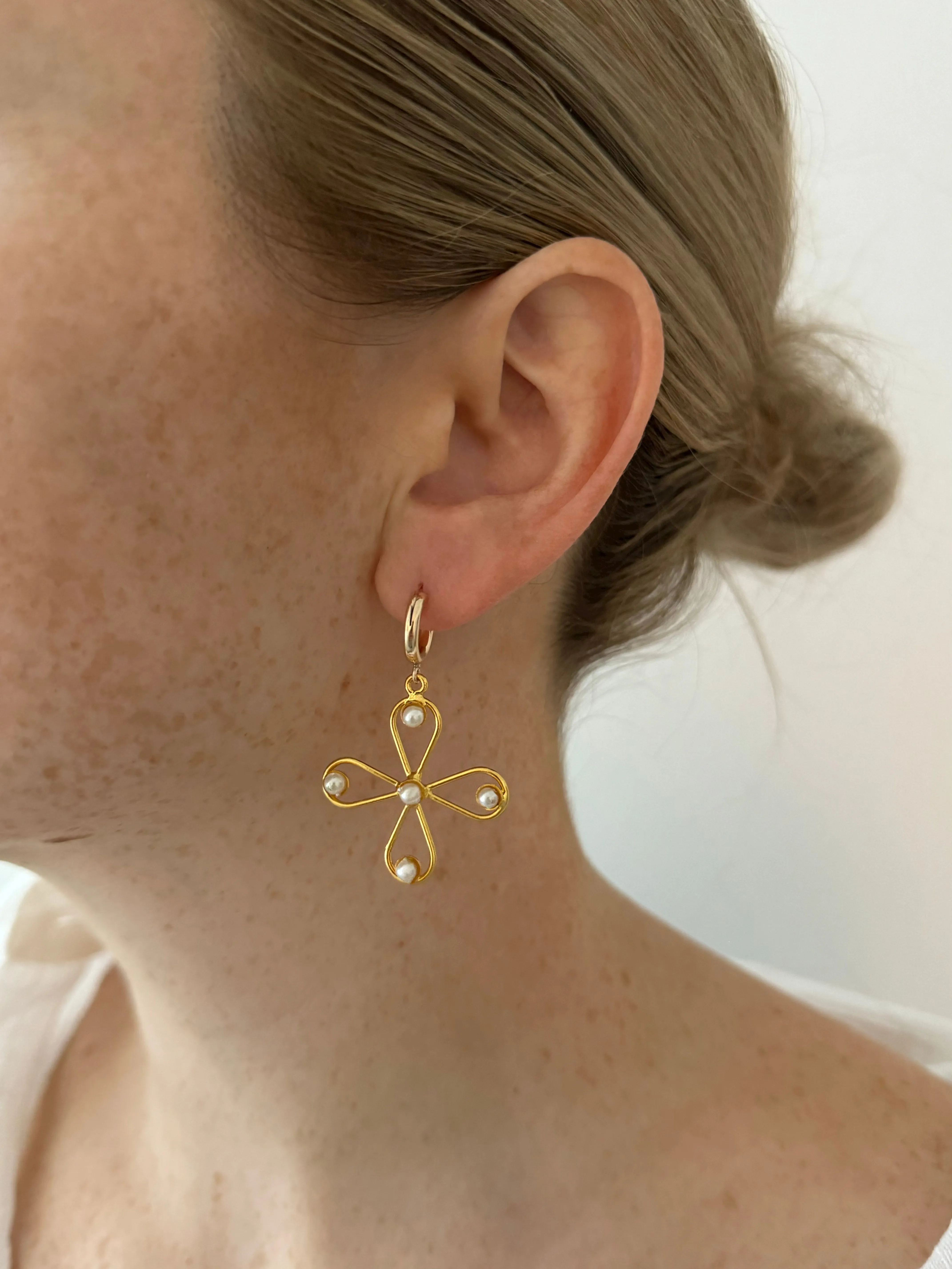 CHARLOTTE EARRINGS