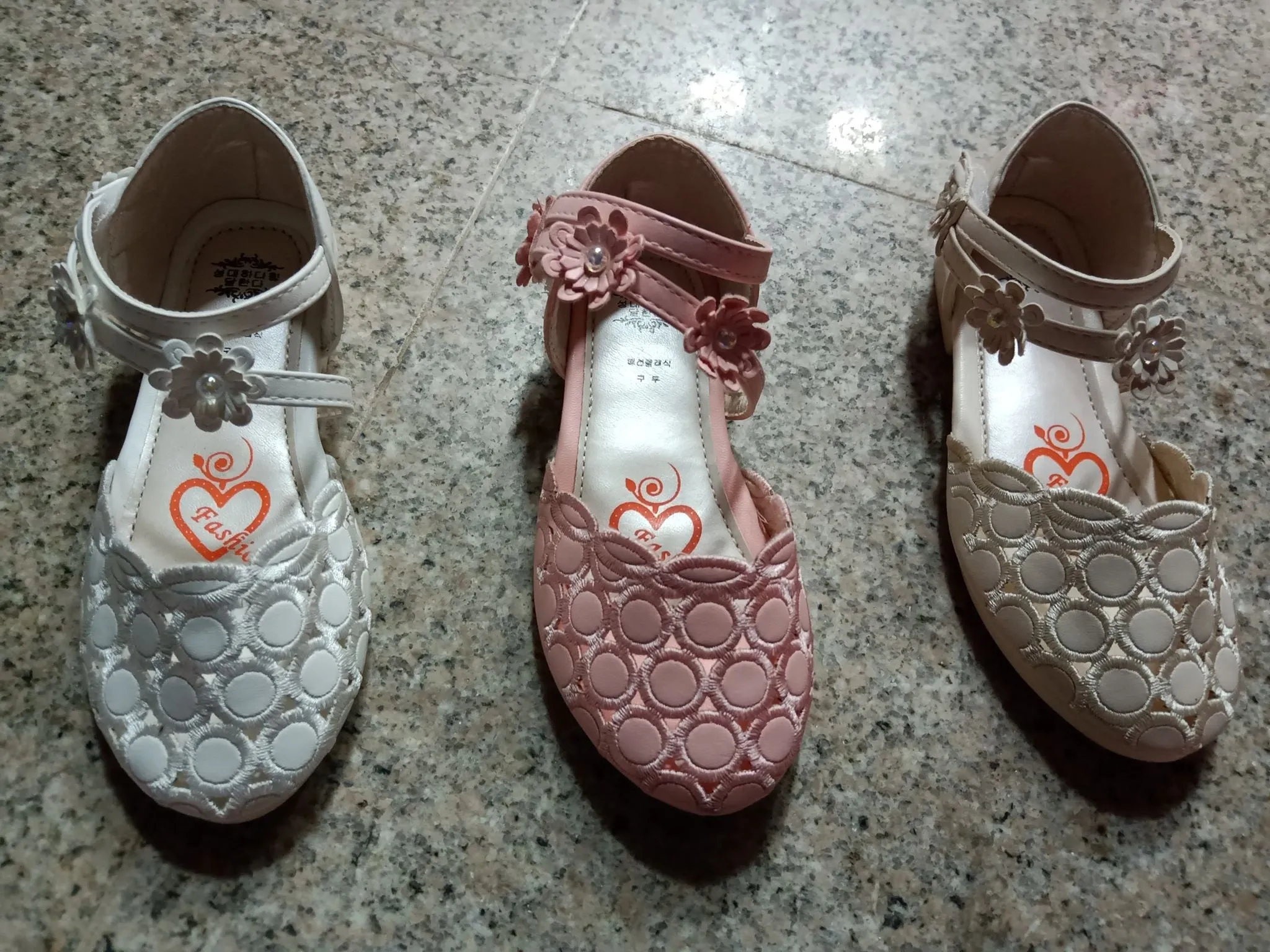 Kids Footwear B2212