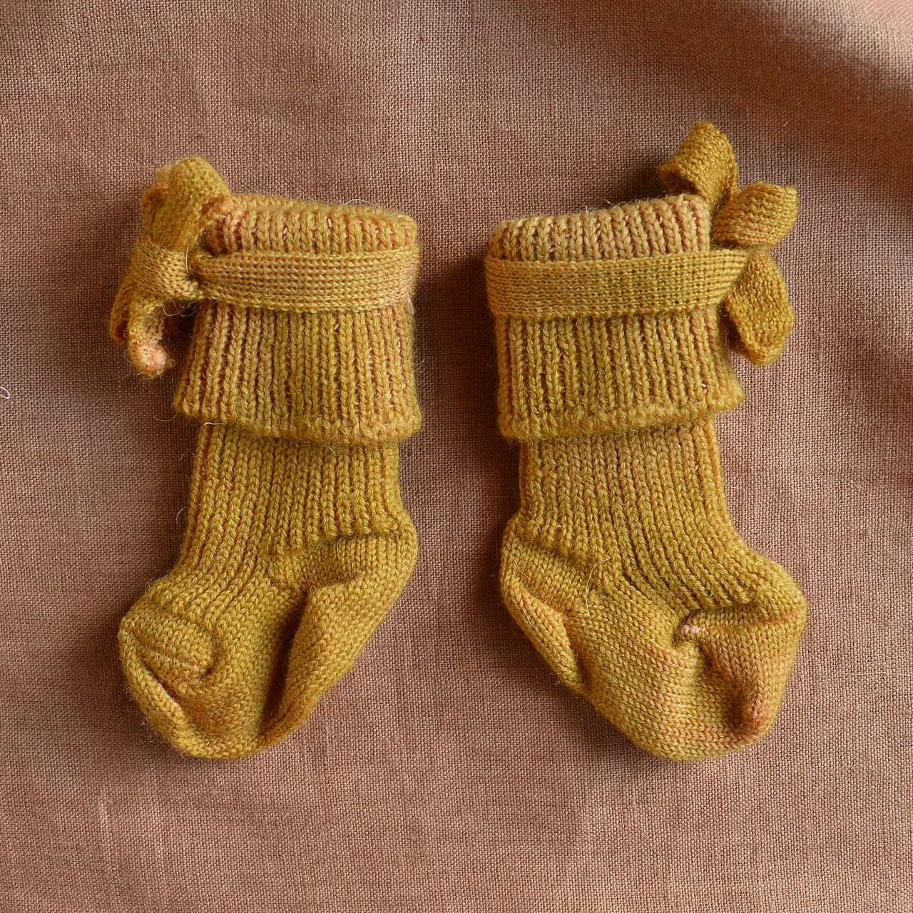 Plant Dyed Newborn Wool Baby Socks with Ties (0-3m)