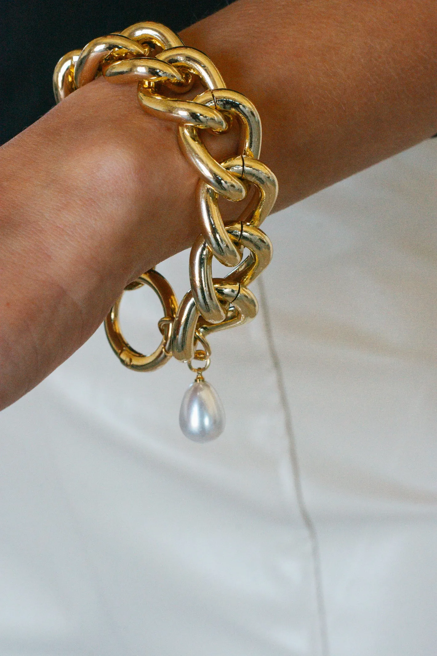 Precious Pearl Gold Chain Bracelet